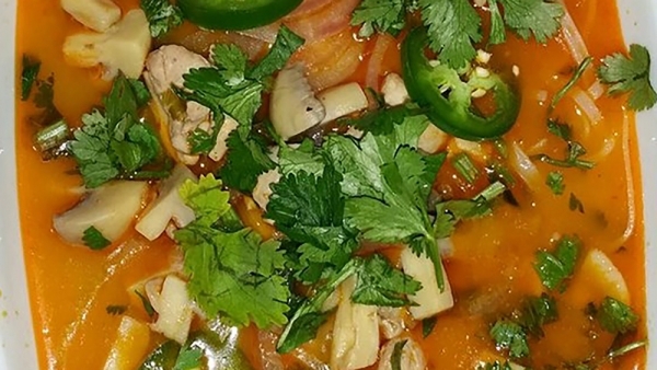 Пряный куриный тайский суп